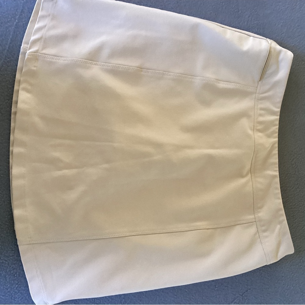 Adidas golf skort-SZ SM
Waist 14”
Length 17.5”